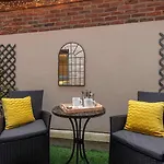 Bootham Row Courtyard * Йорк