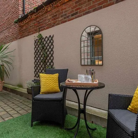 Bootham Row Courtyard * יורק