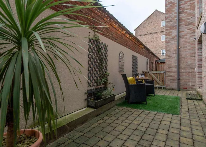 Bootham Row Courtyard * York